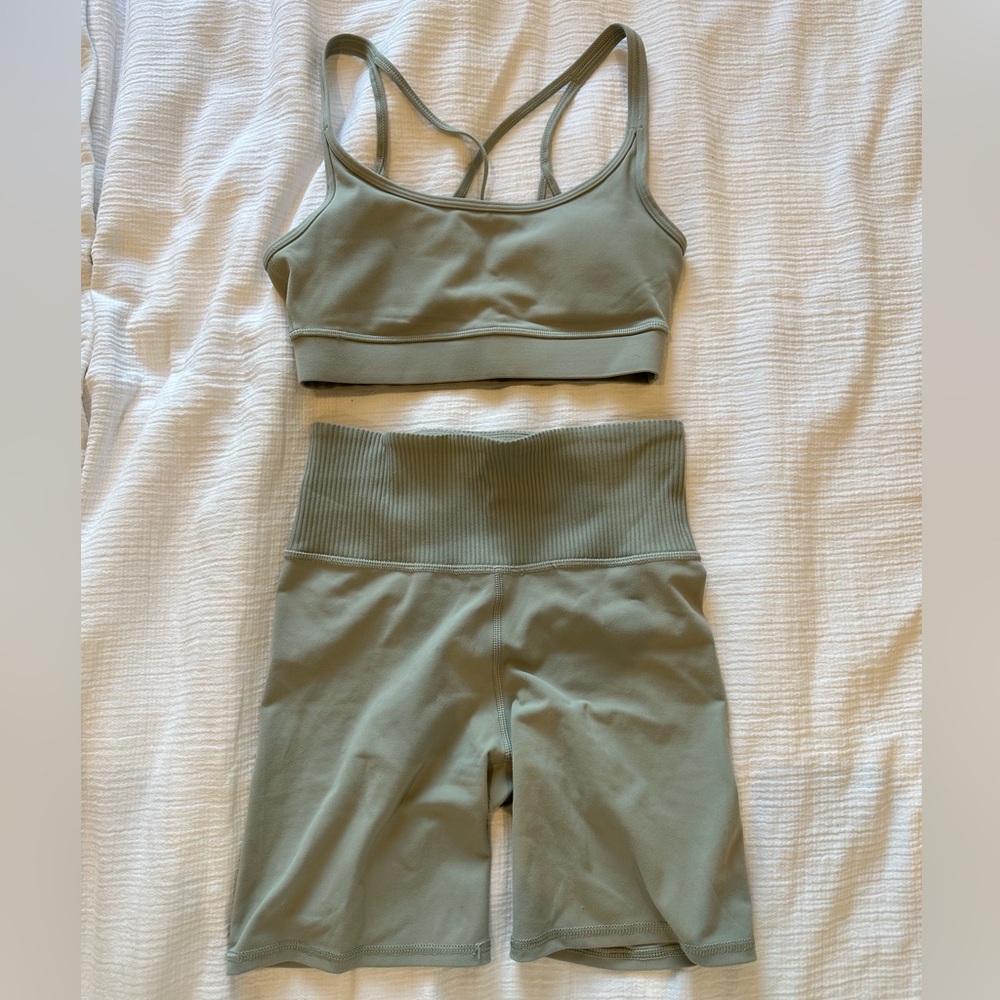 Vuori workout set